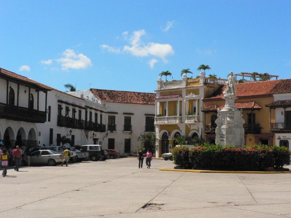 35- Plaza de la aduana 